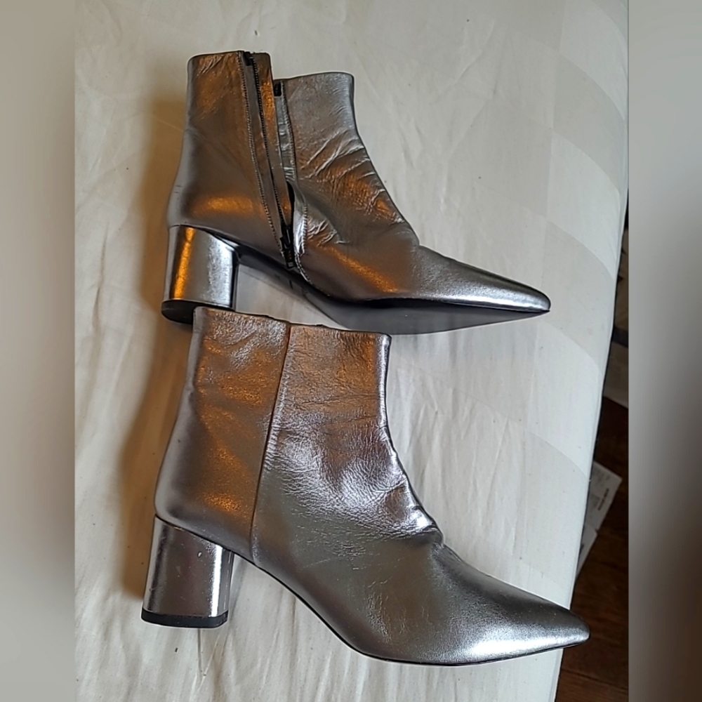 Theory Ankle Boots in silver leather